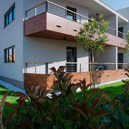 Lena Luxury Ii דירה