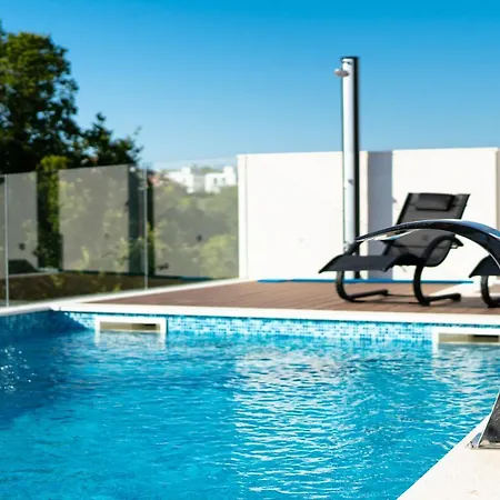 Lena Luxury Ii זאדאר